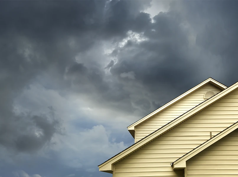 Orage et vents violent, maison sinistrée dans l'ouest lyonnais